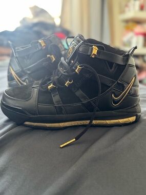 Nike Zoom LeBron 3 Retro 'Metallic Gold’ 2018